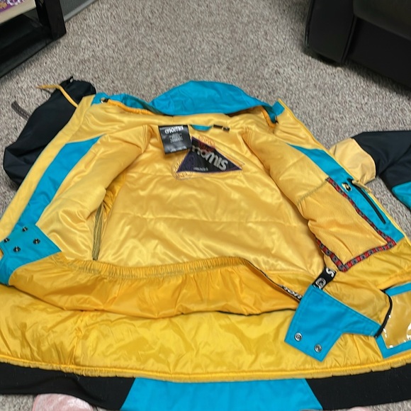 Nomis ski jacket in like new condition - Picture 9 of 10